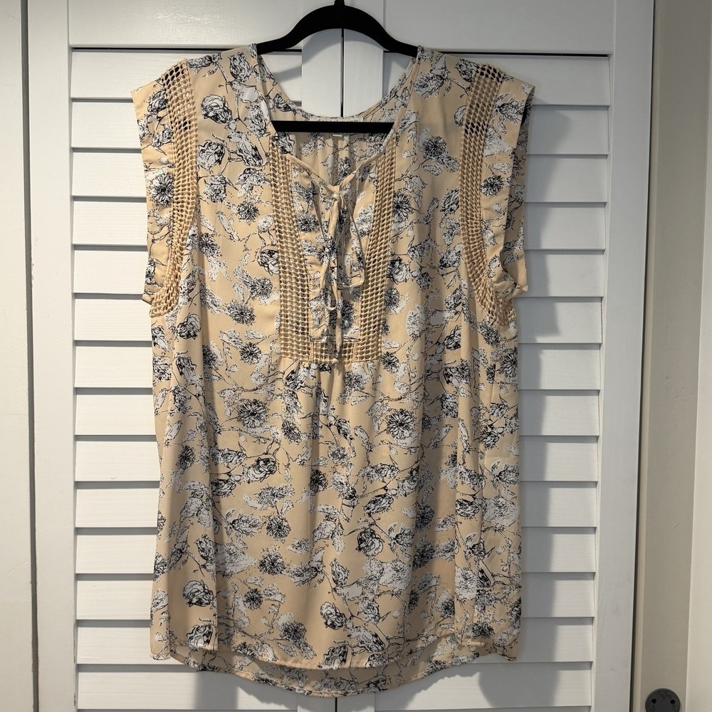 Daniel Rainn Cream Floral Tie-Neck Blouse - Picture 14 of 16